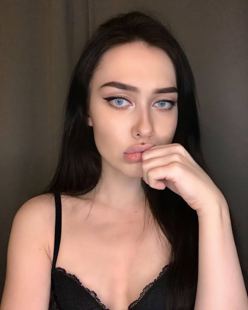 Слив Girlwalkingonfire (Юлия Юрасова) OnlyFans слив фото 22 Блогерши 2026