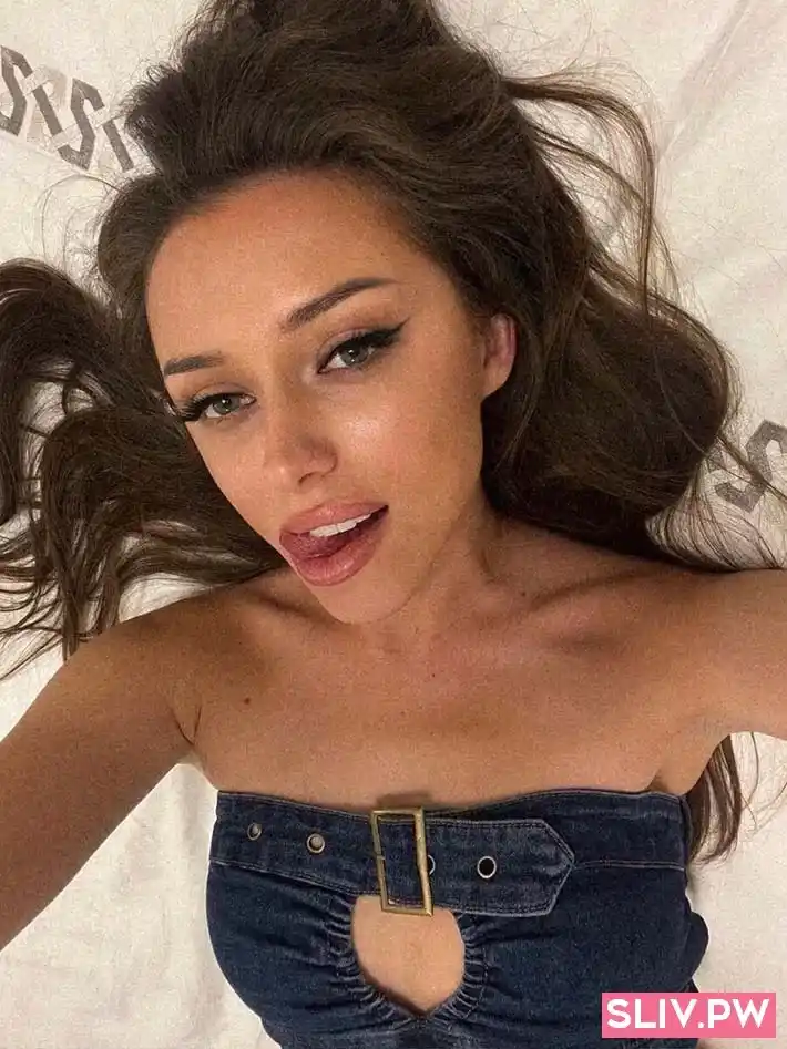 Слив Юлия Шашкова OnlyFans фото