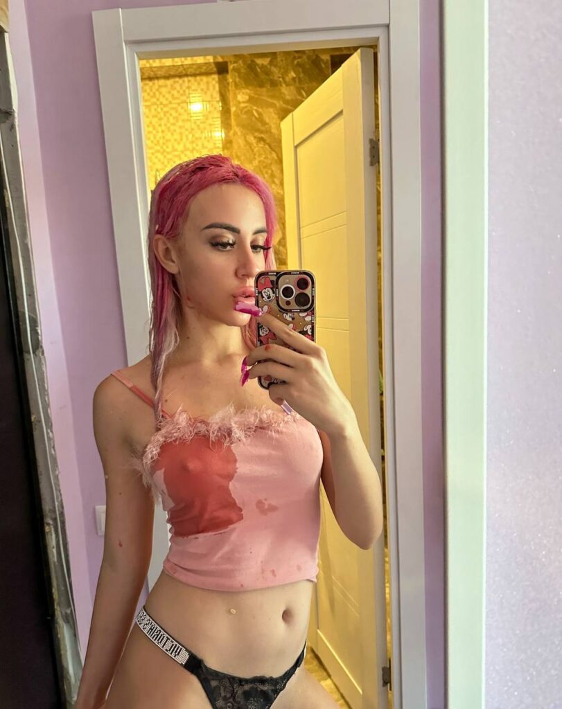 Слив Кенели Сайкс OnlyFans фото