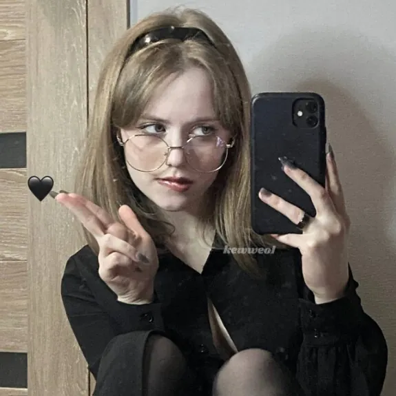 Слив Kewweol (Vwemor) OnlyFans слив фото 3 Aesthetic 2026