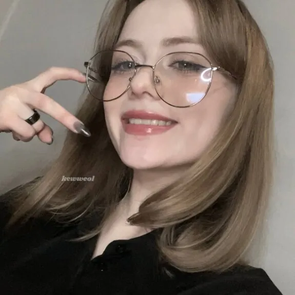 Слив Kewweol (Vwemor) OnlyFans слив фото 8 Aesthetic 2026
