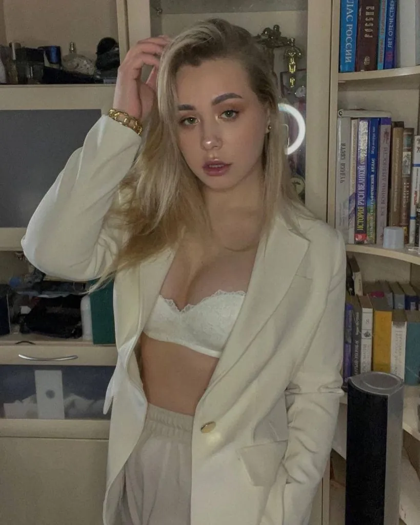 Слив Ксения Хоффман OnlyFans фото