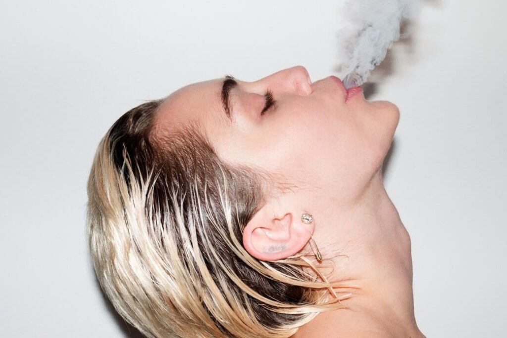 Слив Майли Сайрус (Miley Cyrus) OnlyFans фото