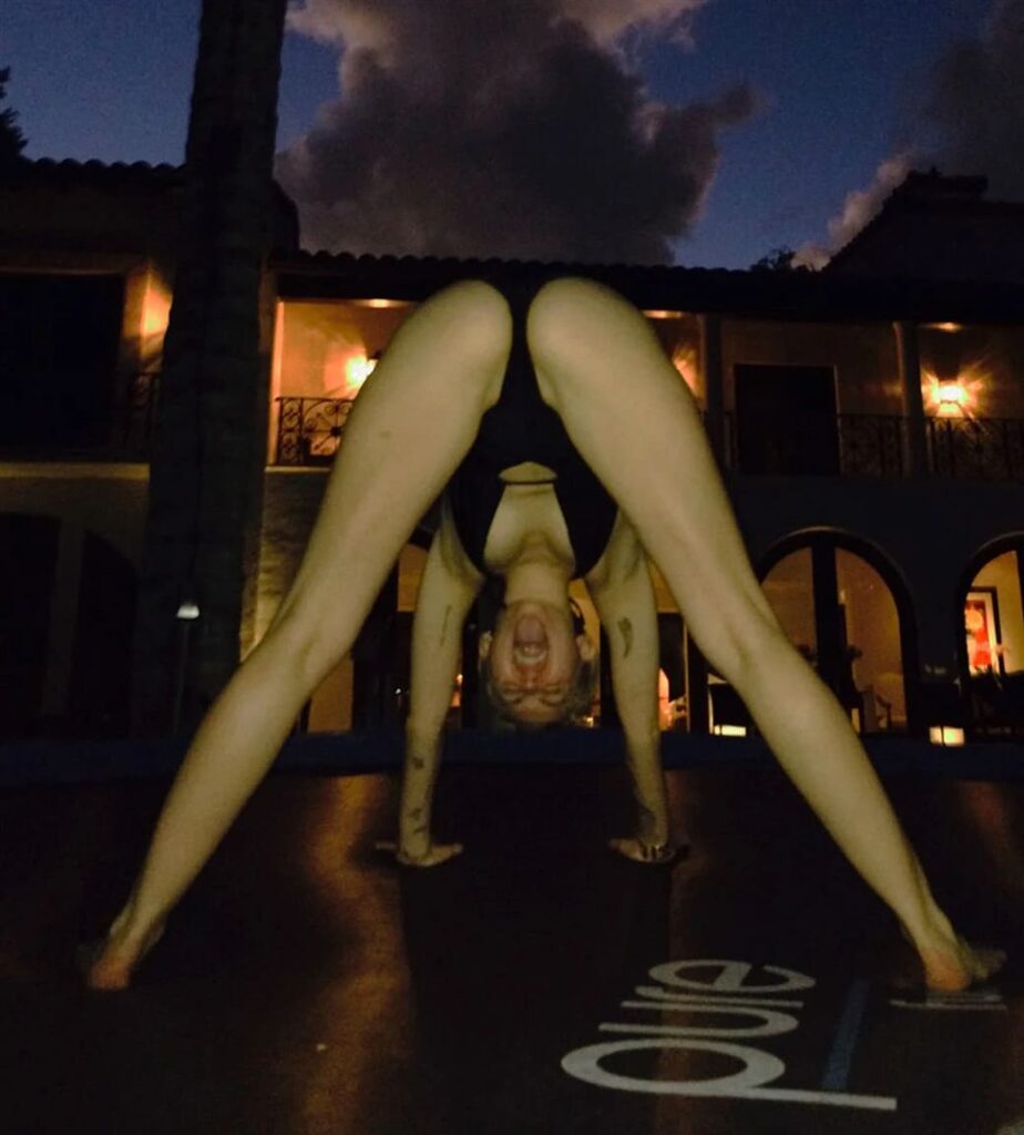 Слив Майли Сайрус (Miley Cyrus) OnlyFans фото
