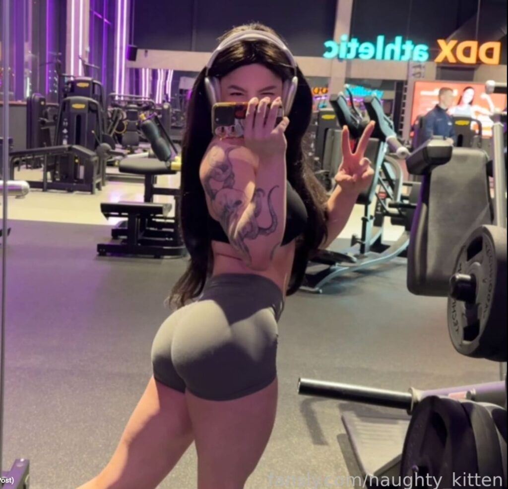 Слив Naughty Kitten OnlyFans фото