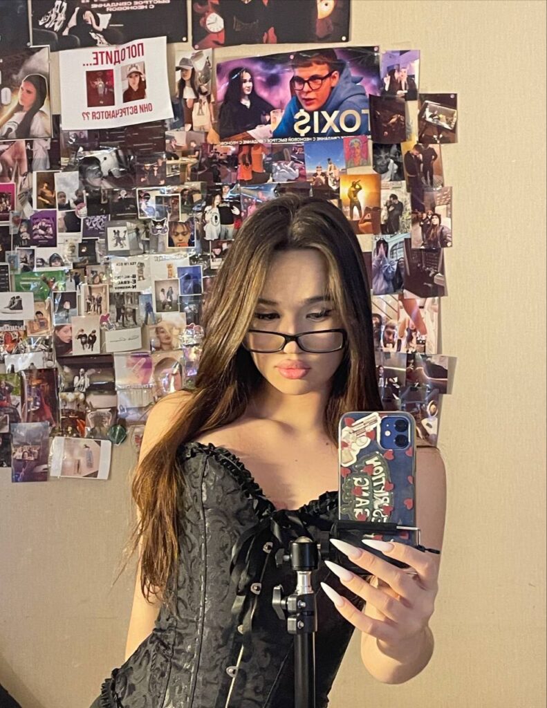 Слив Неонова (Neonovva) OnlyFans фото