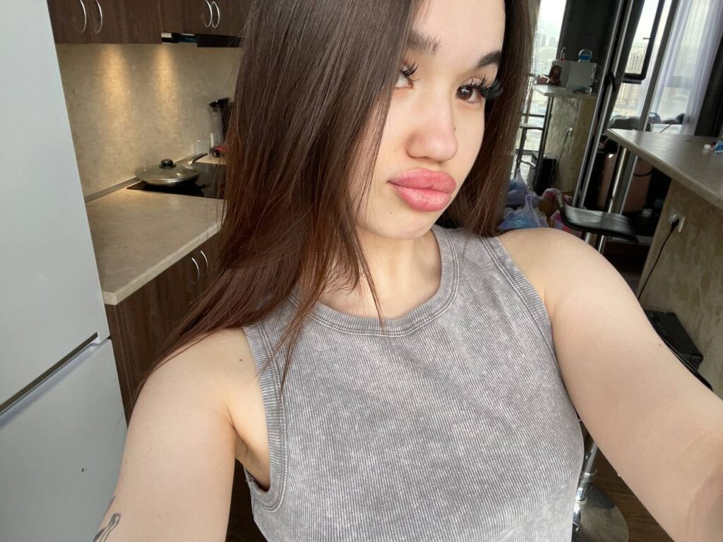 Слив Неонова (Neonovva) OnlyFans фото
