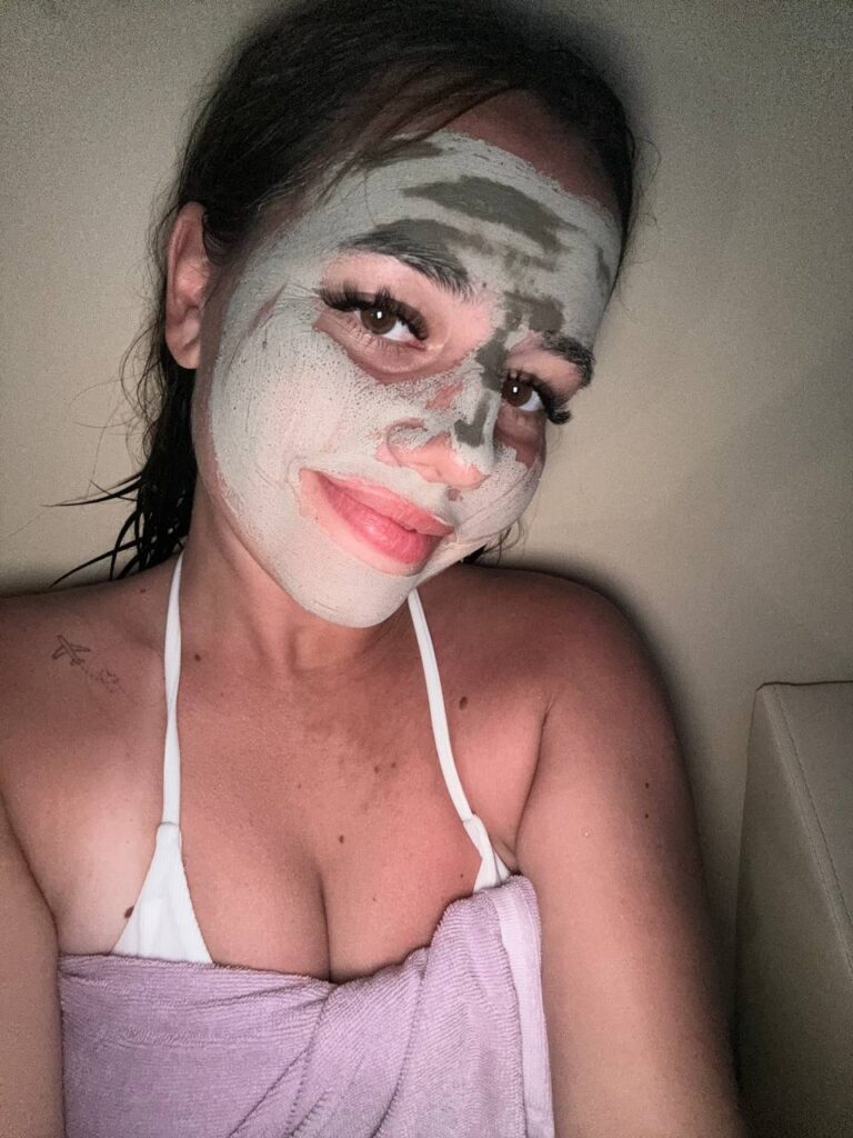Слив Полина Хлеб OnlyFans фото