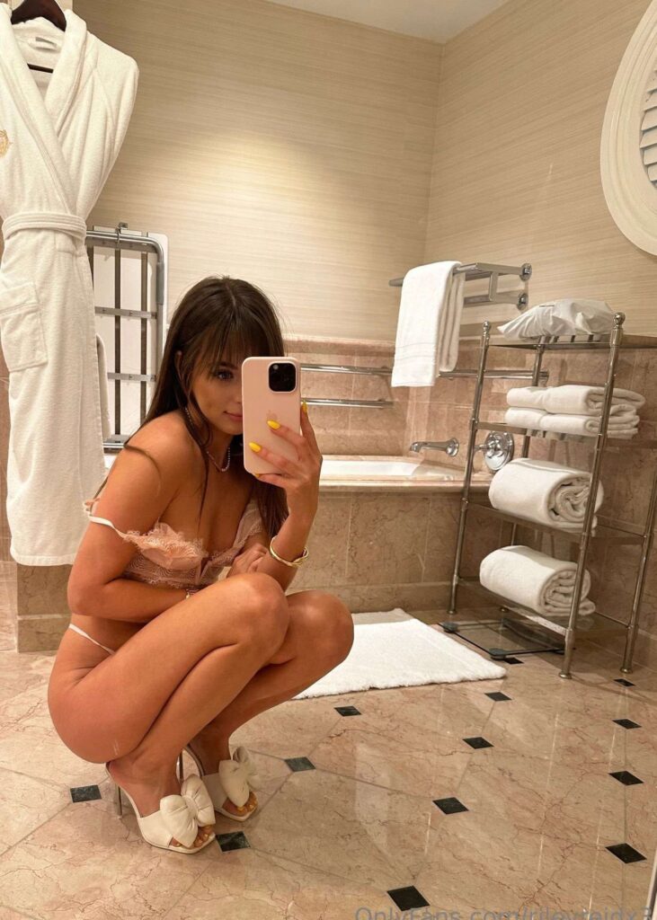 Слив Райли Рид OnlyFans слив фото 9 OnlyFans 2026