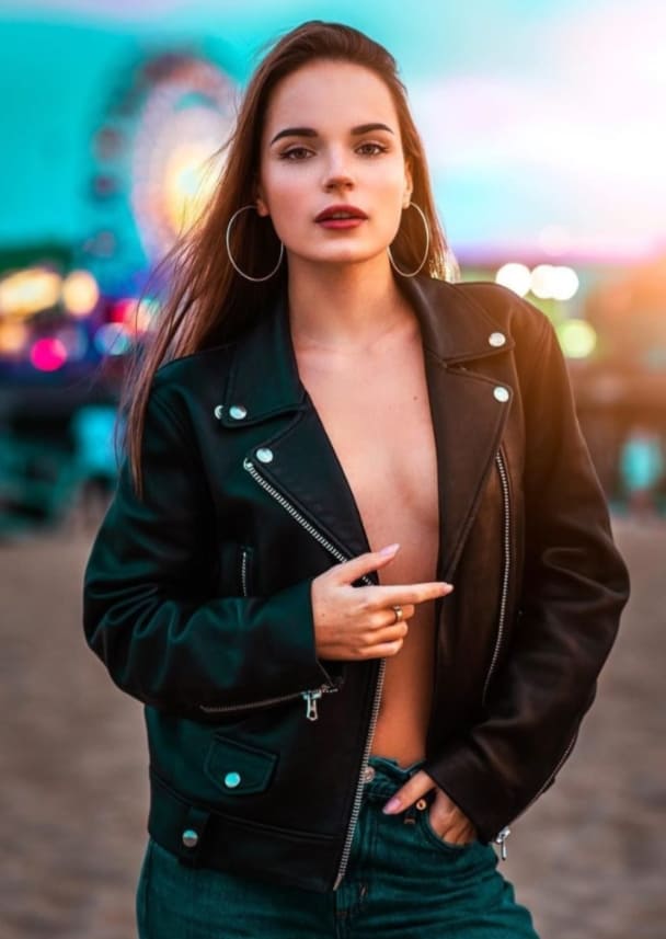 Слив Саша Спилберг OnlyFans фото