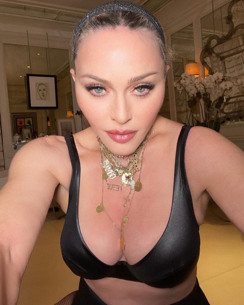Слив Мадонна OnlyFans фото