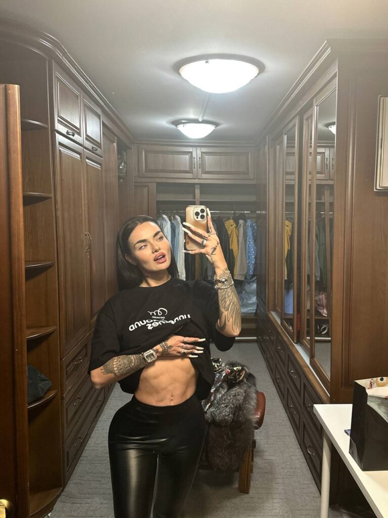 Слив Zusje (Камила Смогулецкая) OnlyFans слив фото 5 OnlyFans 2026