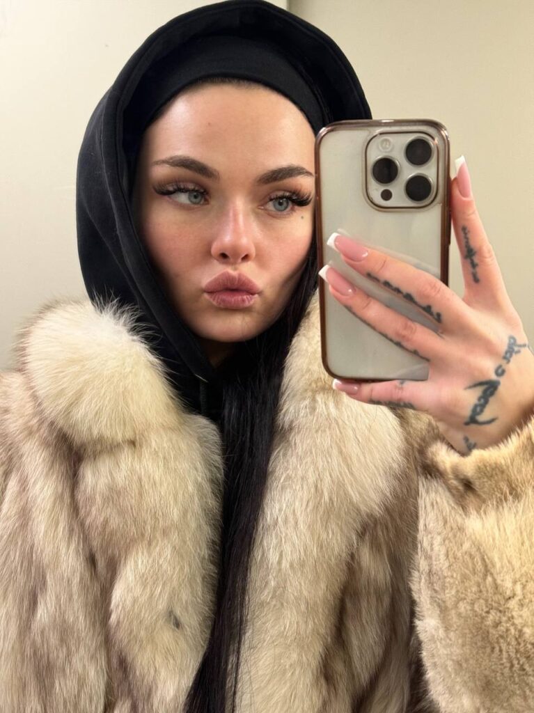 Слив Zusje (Камила Смогулецкая) OnlyFans слив фото 9 OnlyFans 2026
