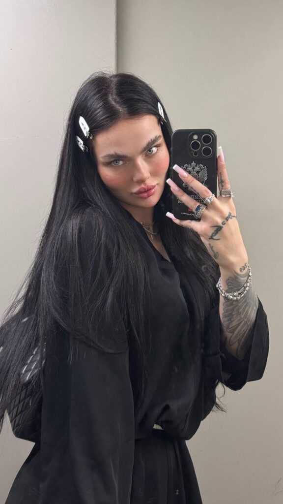Слив Zusje (Камила Смогулецкая) OnlyFans слив фото 17 OnlyFans 2026