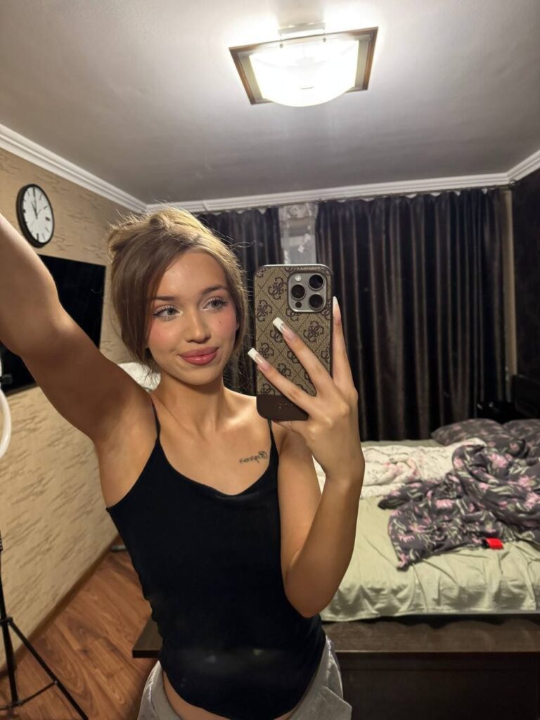Слив Цунами Бейби (Tsunami Baby) OnlyFans слив фото 7 Эмо 2026