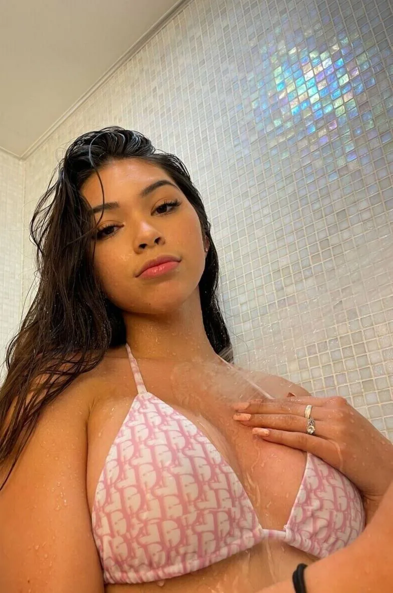 Тиктокерша Aishah Sofey