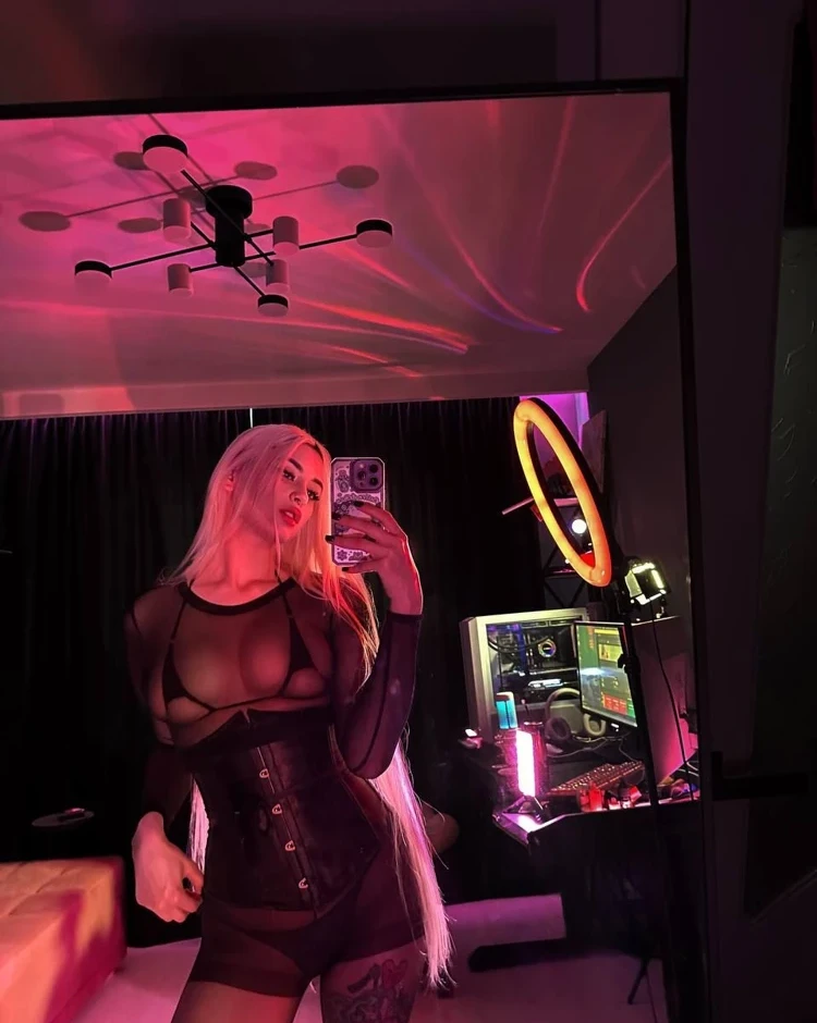Морана Батори OnlyFans слив фото 52 Блогерши 2026