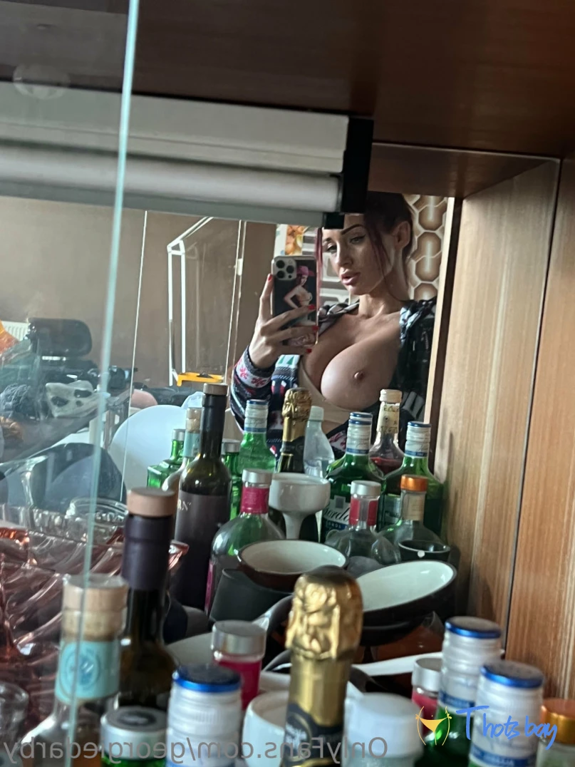 Georgie Darby OnlyFans фото