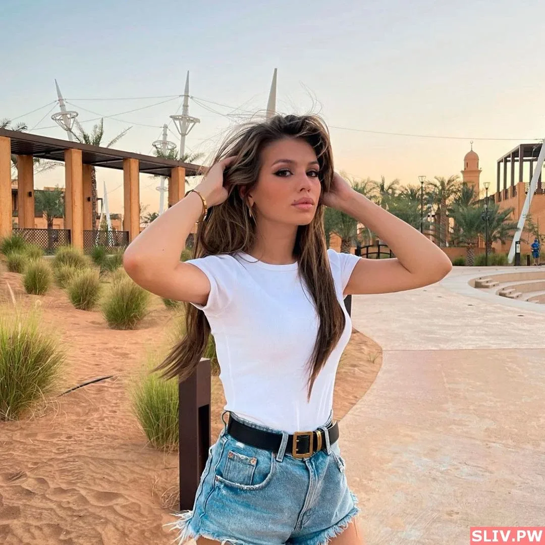 Люся Чеботина OnlyFans фото