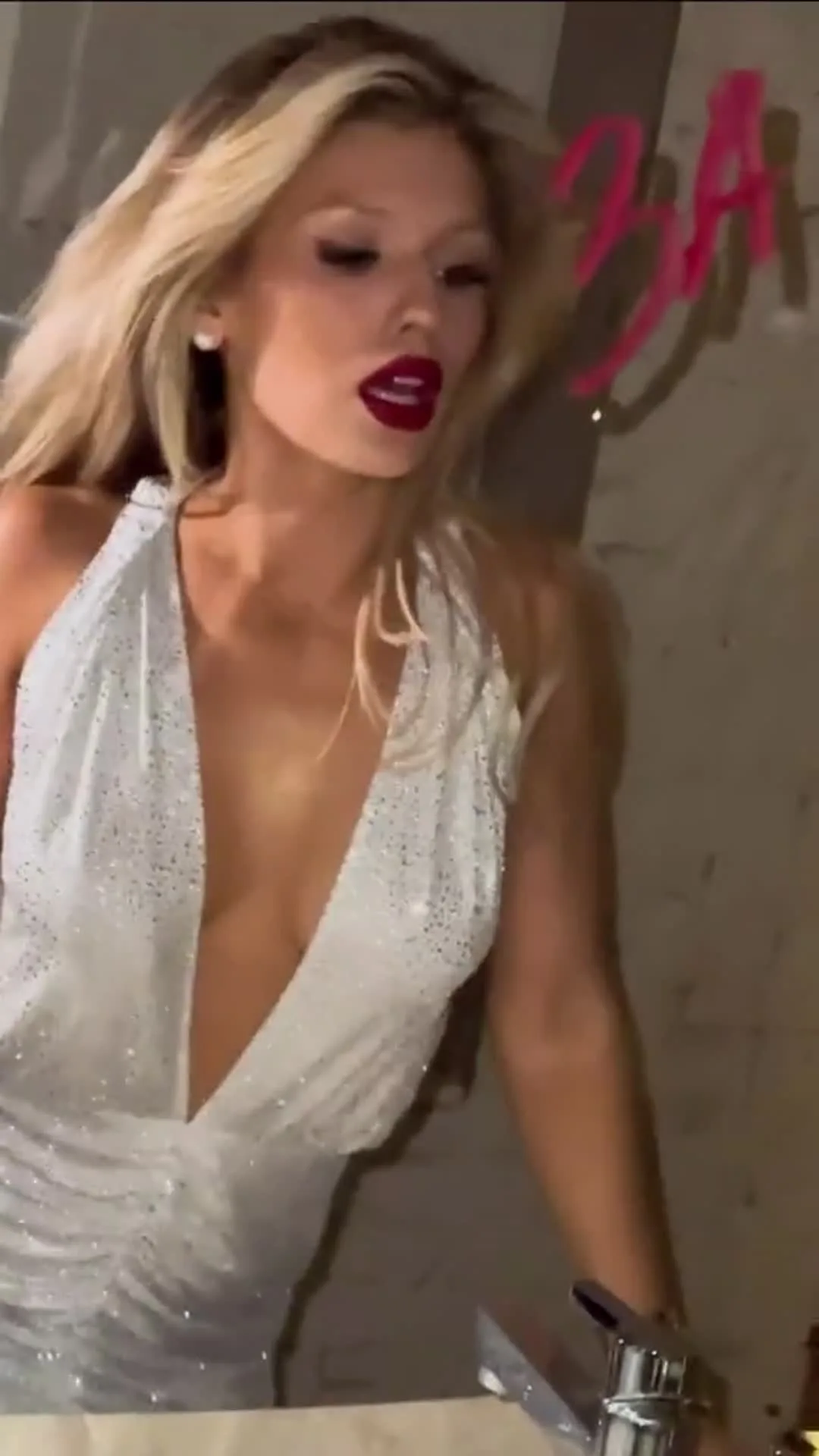 Люся Чеботина OnlyFans фото