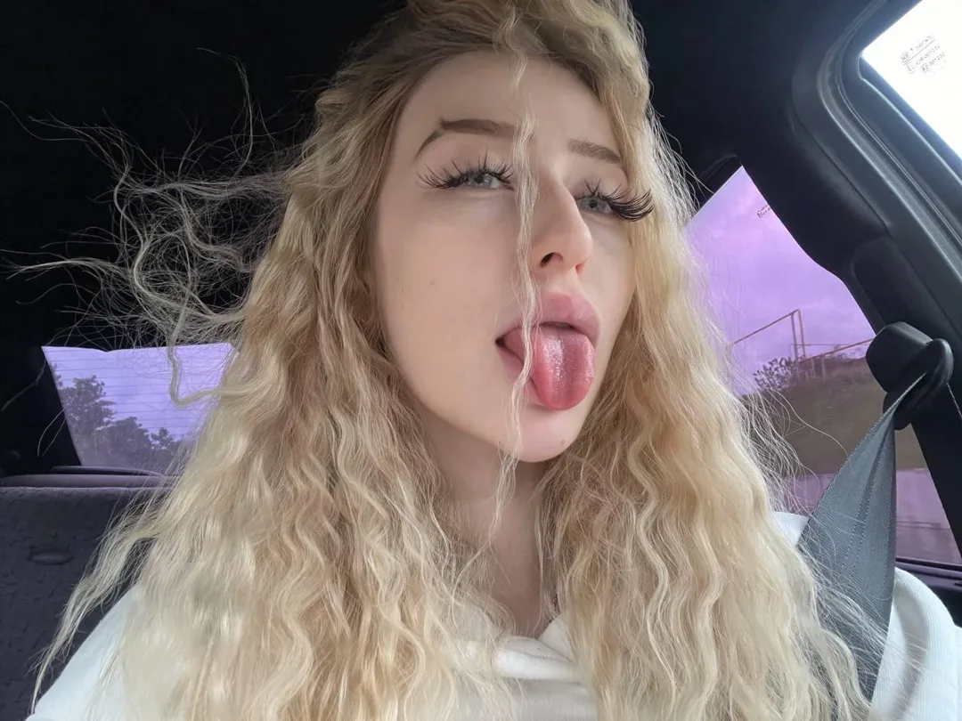 Полина Ли OnlyFans фото