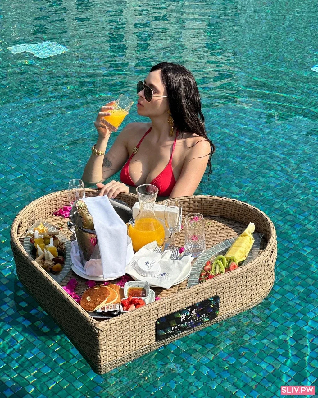 Настасья Самбурская OnlyFans фото